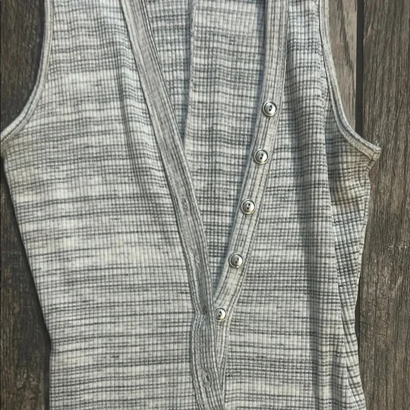 Gray Hooded Sleeveless Jumpsuit - Picture 4 of 6